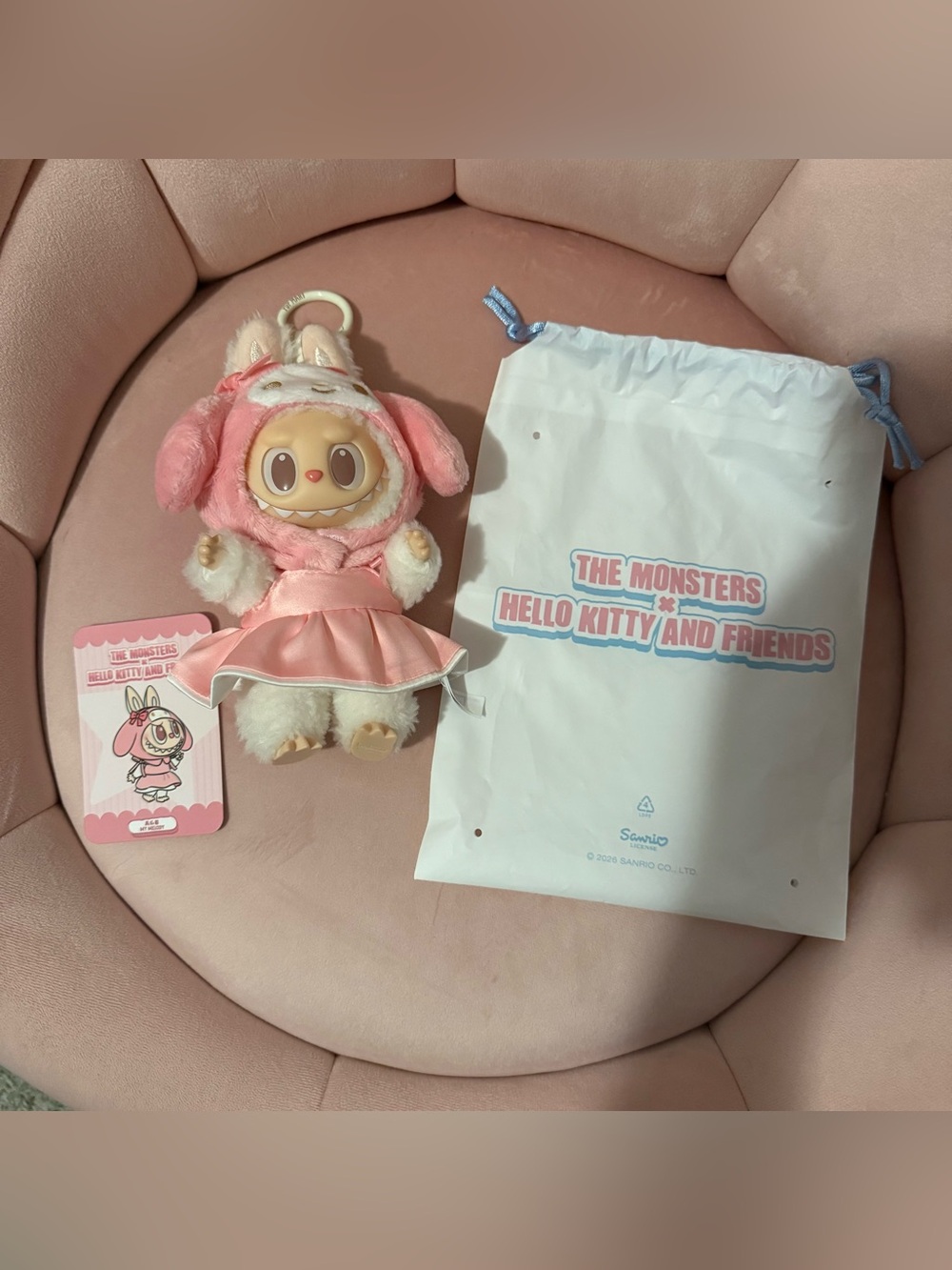 ON HAND POP MART Labubu ×
Hello Kitty & FriendsVinyl Plush
Pendant MY MELODY